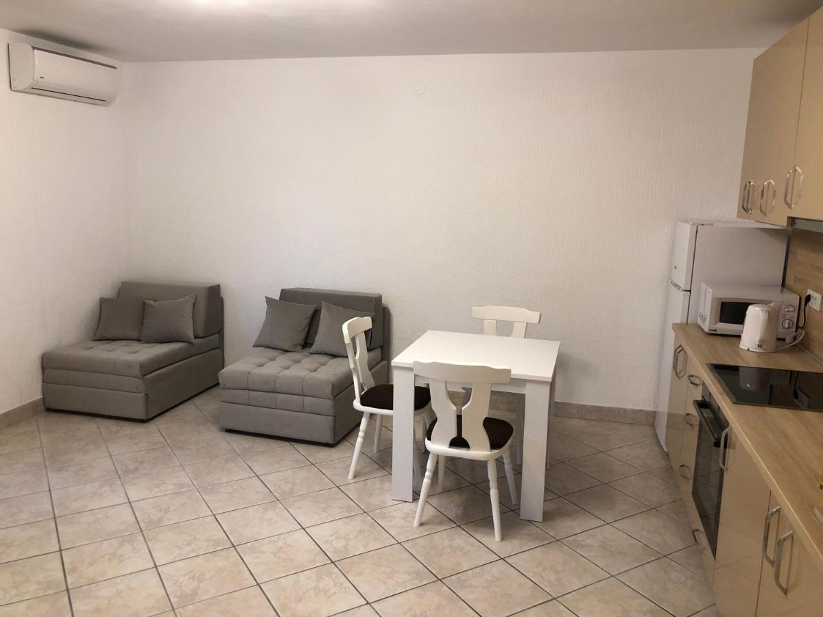 Apartmani Lime Petrovac Buitenkant foto