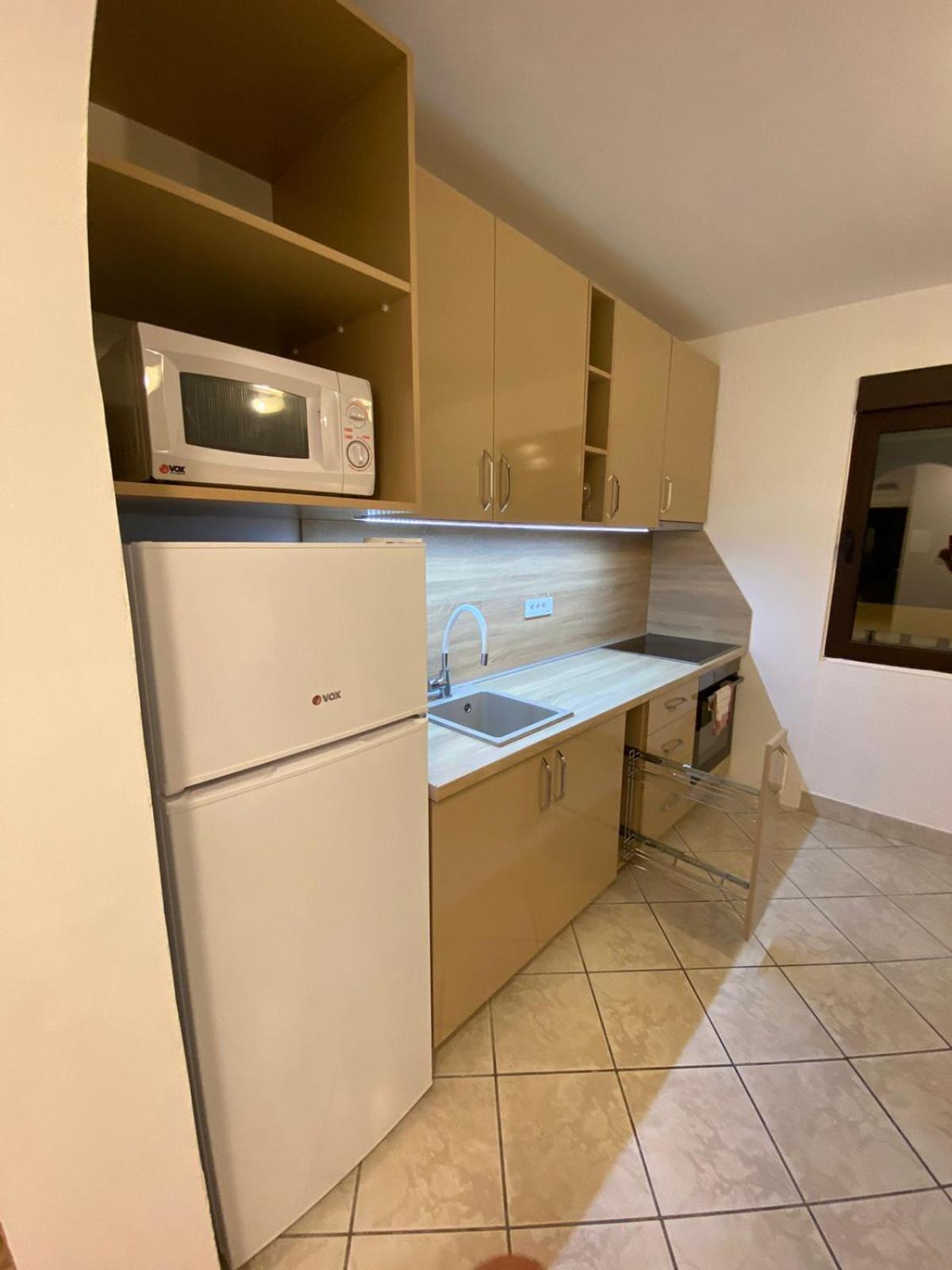 Apartmani Lime Petrovac Buitenkant foto