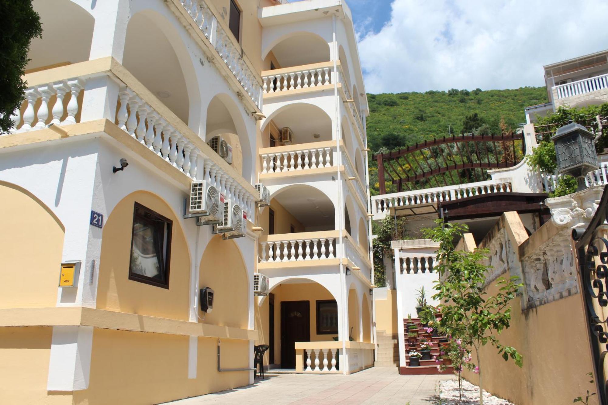 Apartmani Lime Petrovac Buitenkant foto